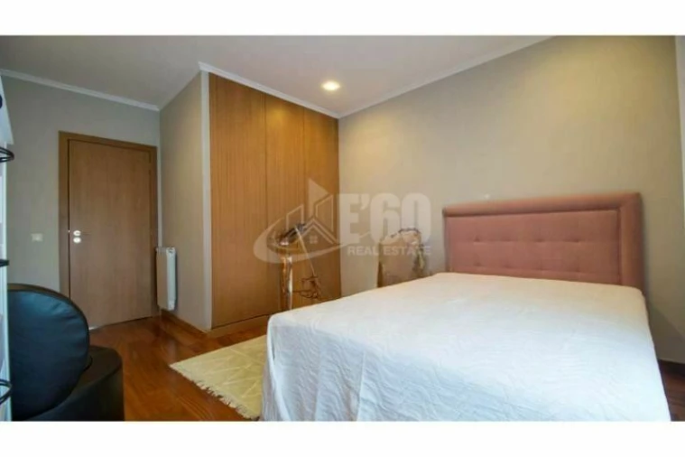 Apartamento T4 para Venda em Espinho Foto 18