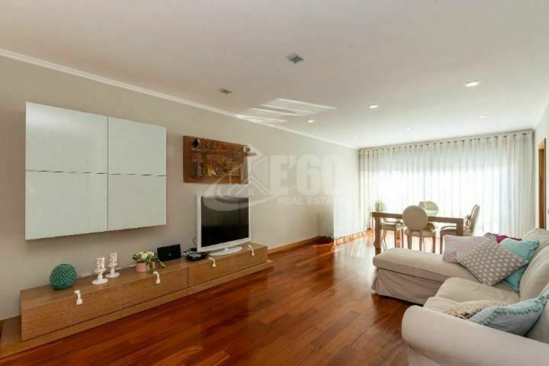 Apartamento T4 para Venda em Espinho Foto 1
