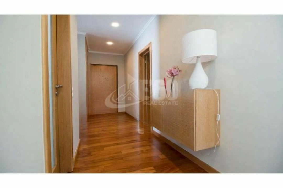 Apartamento T4 para Venda em Espinho Foto 17