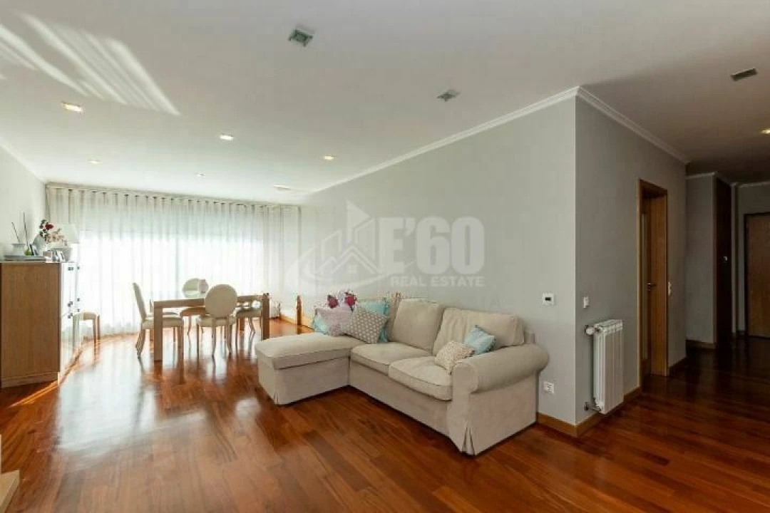 Apartamento T4 para Venda em Espinho Foto 2