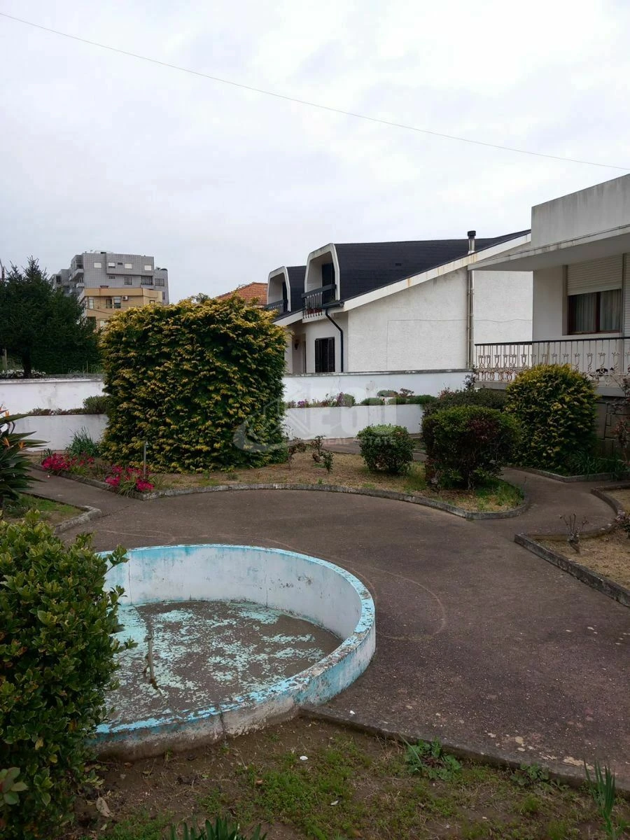 Moradia T7 para Venda em Pedroso e Seixezelo Foto 6