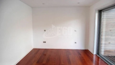 Moradia T4 para Venda em Espinho