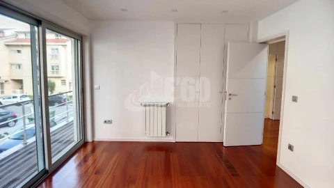 Moradia T4 para Venda em Espinho