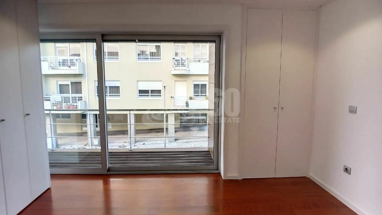 Moradia T4 para Venda em Espinho Foto 14