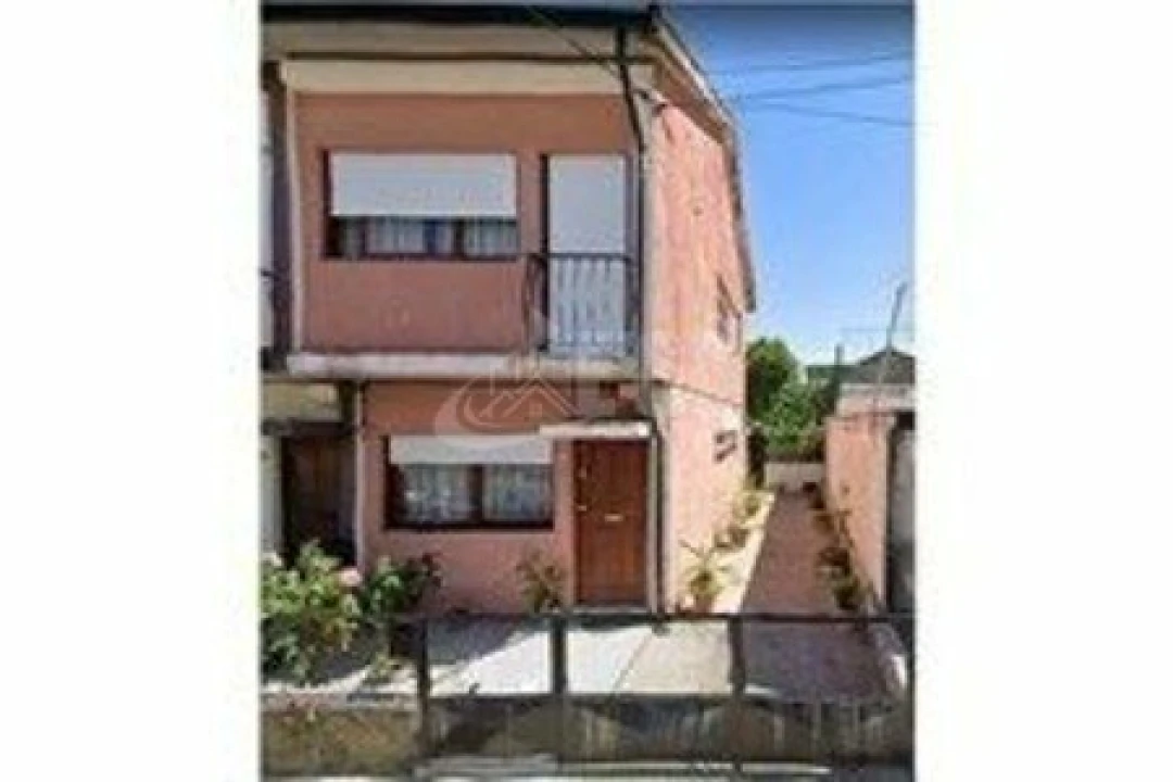 Moradia T2 para Venda em Santa Marinha e São Pedro da Afurada Foto 1