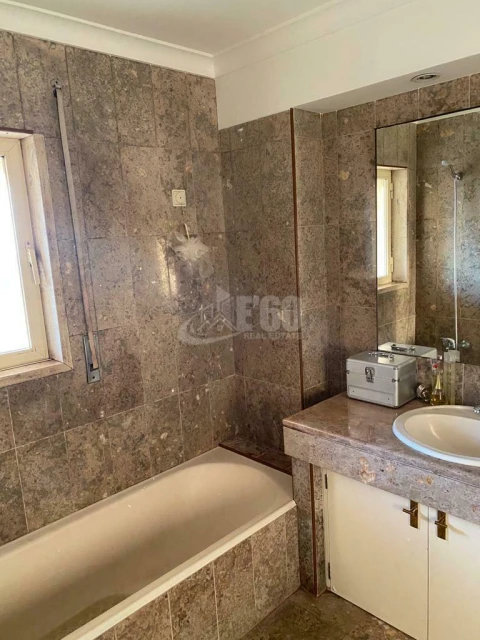 Apartamento T4 para Venda em Mafamude e Vilar do Paraíso