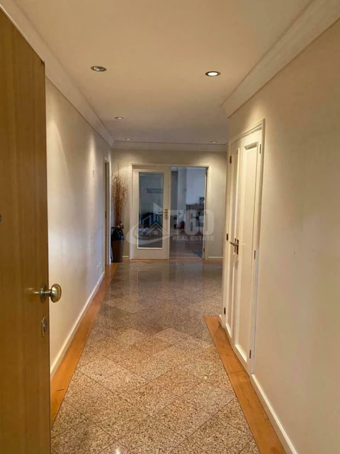 Apartamento T4 para Venda em Mafamude e Vilar do Paraíso