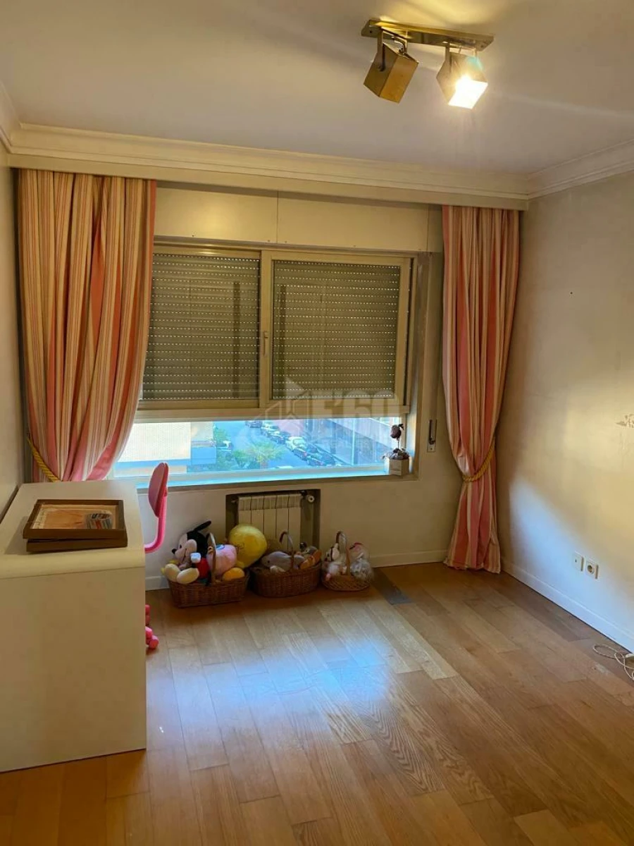 Apartamento T4 para Venda em Mafamude e Vilar do Paraíso Foto 8