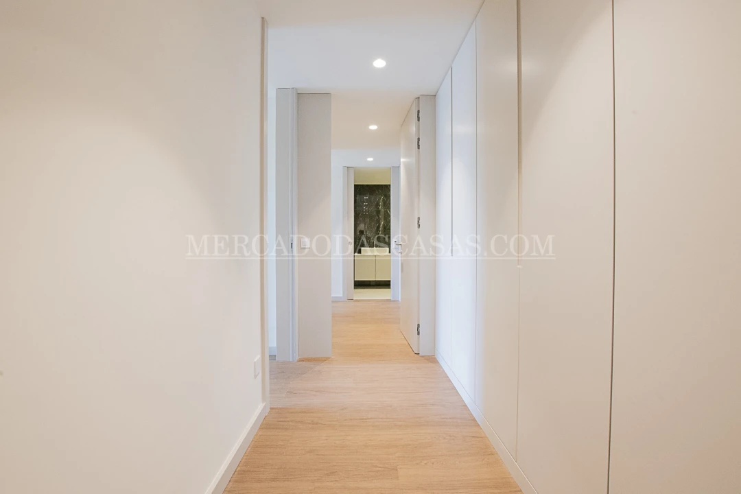 Apartamento T2 para Venda em Espinho Foto 6
