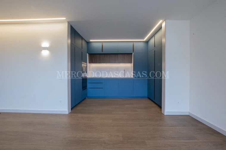 Apartamento T2 para Venda em Espinho Foto 4
