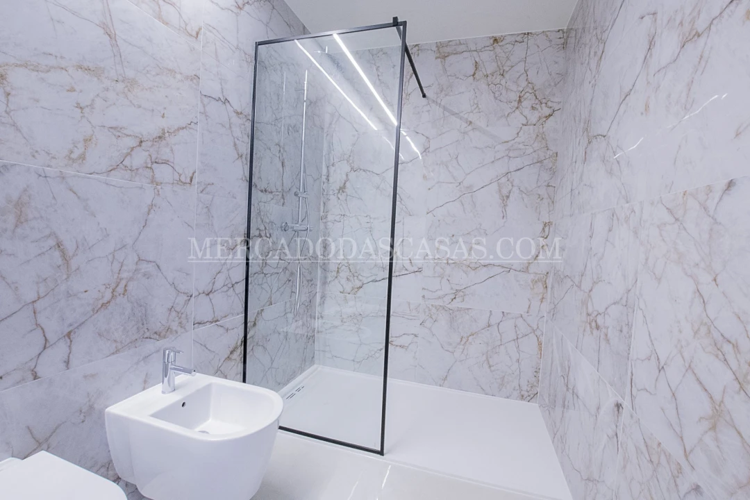 Apartamento T2 para Venda em Espinho Foto 12