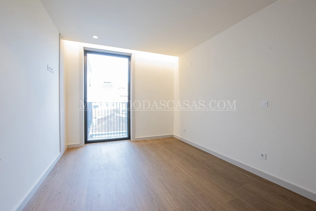 Apartamento T2 para Venda em Espinho Foto 9