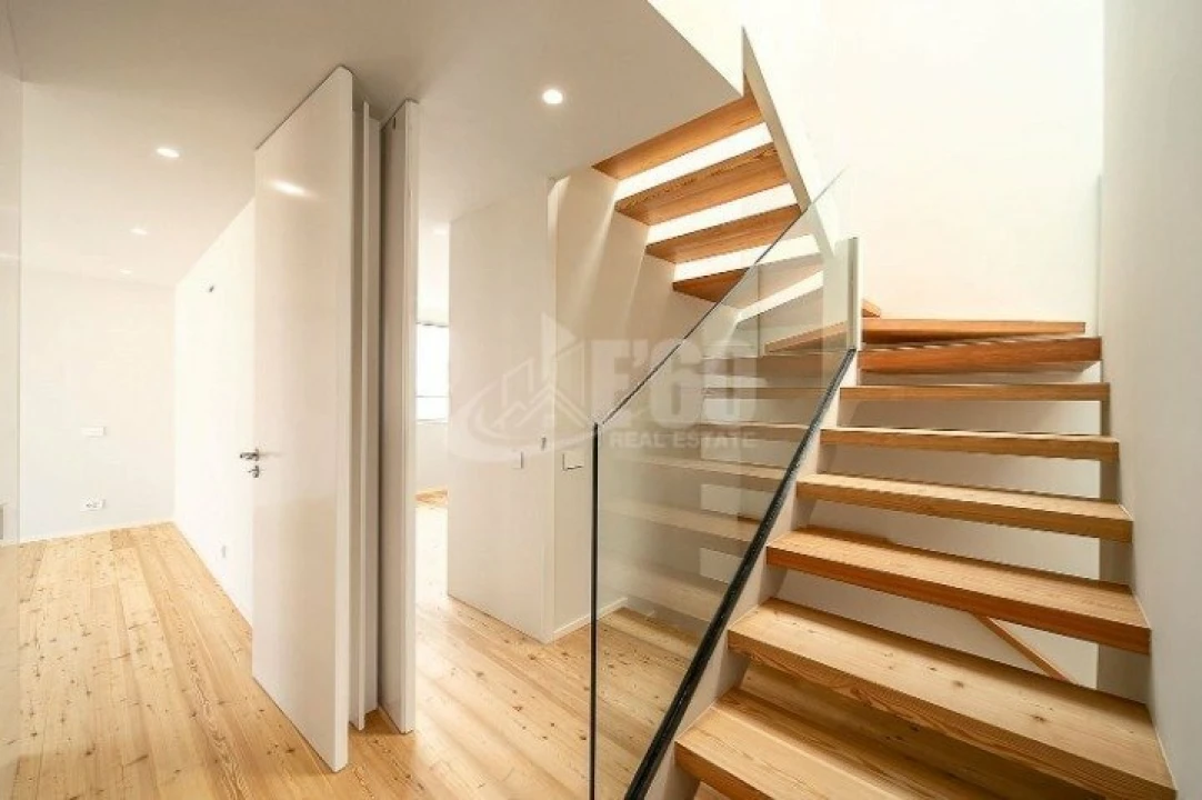 Moradia T4 para Venda em Canidelo Foto 2