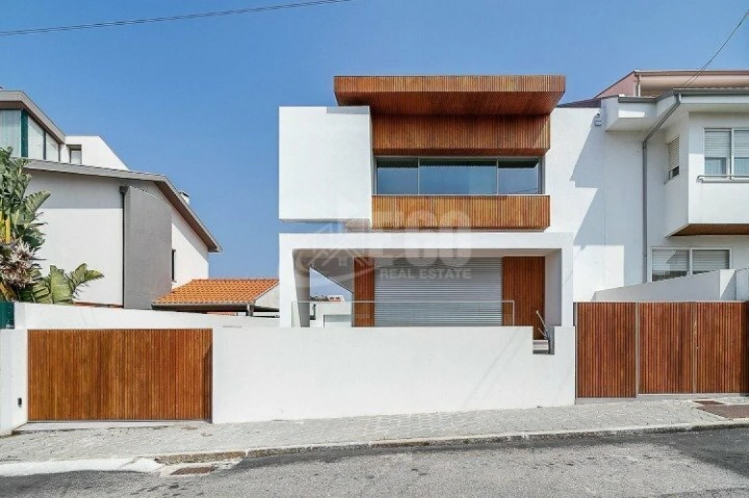 Moradia T4 para Venda em Canidelo Foto 1