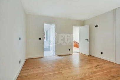 Moradia T4 para Venda em Gulpilhares e Valadares