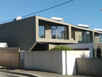 Moradia T4 para Venda em Canidelo