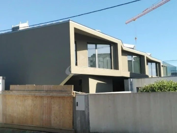 Moradia T4 para Venda em Canidelo