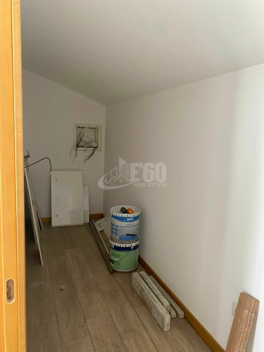 Apartamento T4 para Venda em Silvalde Foto 14