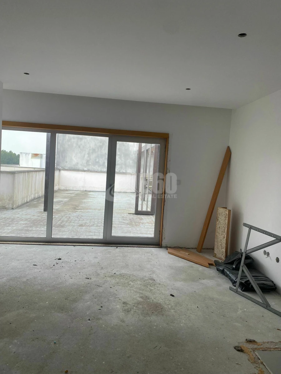 Apartamento T4 para Venda em Silvalde Foto 11