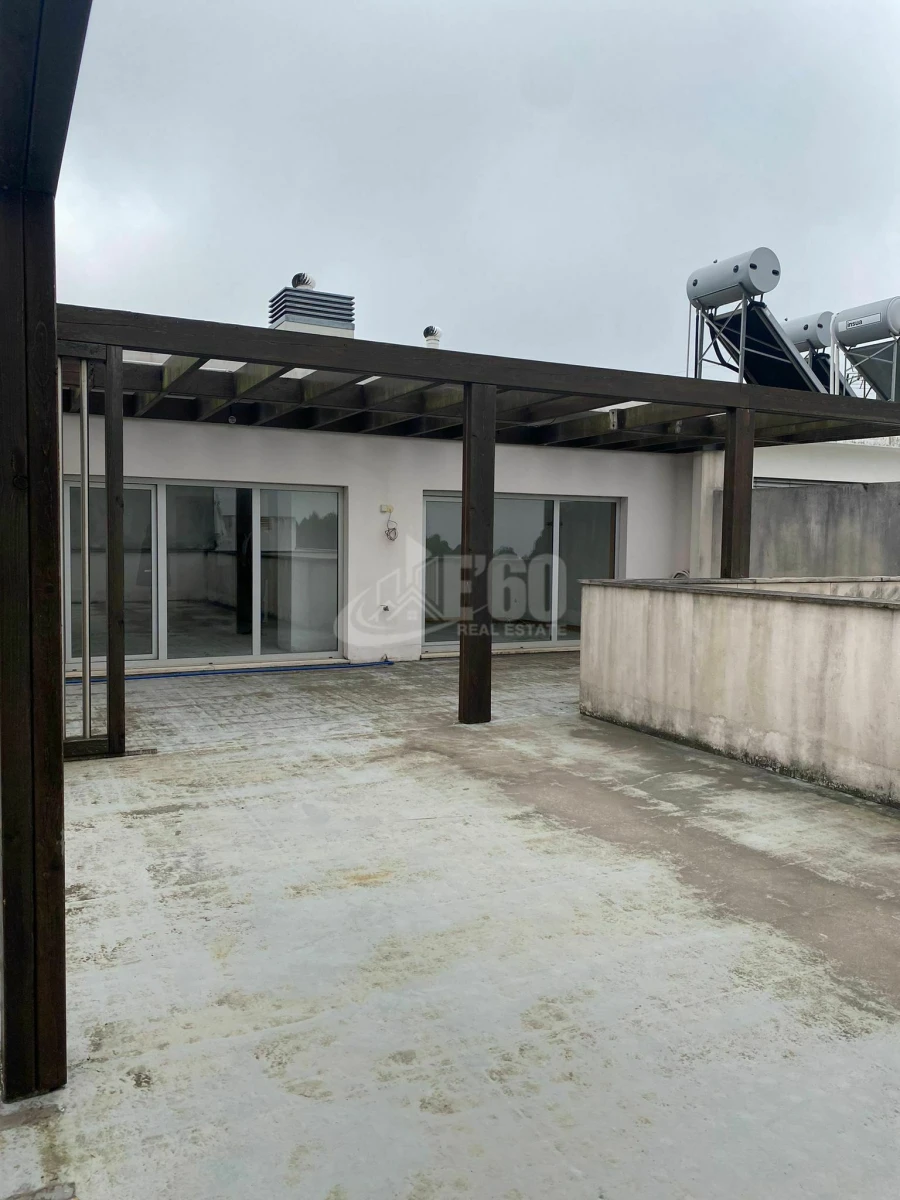 Apartamento T4 para Venda em Silvalde Foto 1