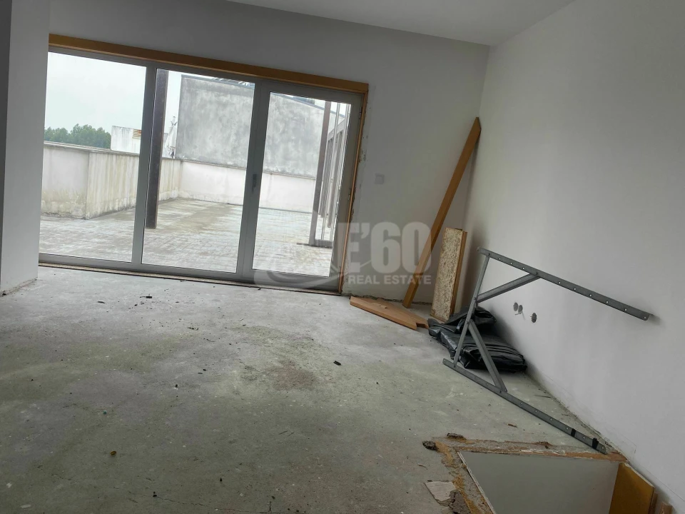 Apartamento T4 para Venda em Silvalde Foto 12