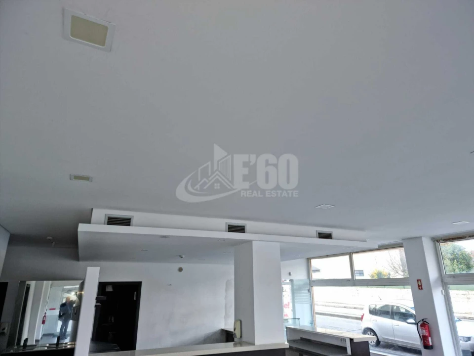 Negócio para Arrendamento em São João da Madeira Foto 5