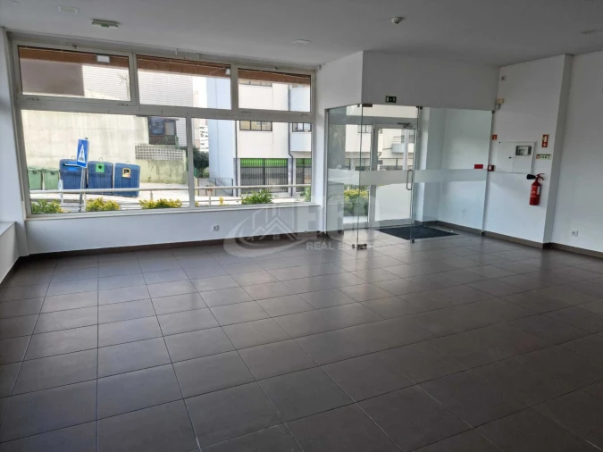 Negócio para Arrendamento em São João da Madeira Foto 8