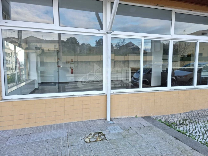 Negócio para Arrendamento em São João da Madeira Foto 3