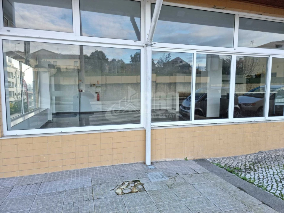 Negócio para Arrendamento em São João da Madeira Foto 3