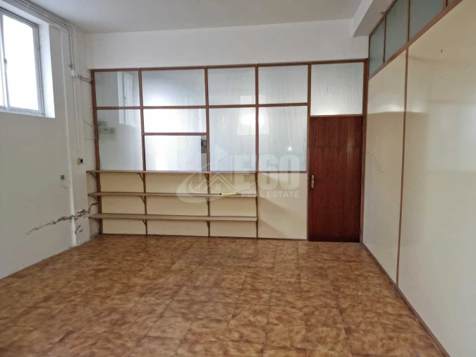 Armazém para Venda em São João da Madeira Foto 8