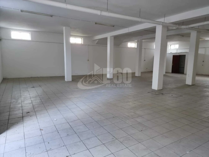 Armazém para Venda em São João da Madeira Foto 3