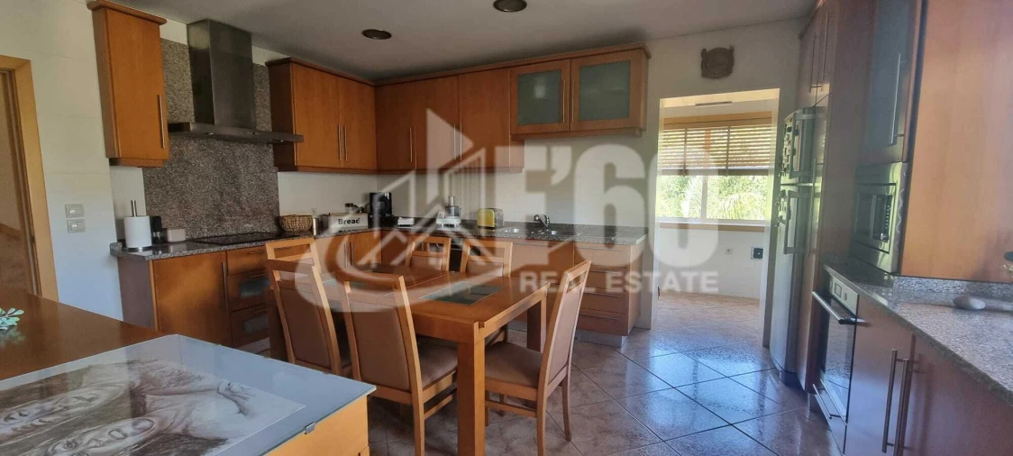 Moradia T4 para Venda em Paços de Brandão Foto 10