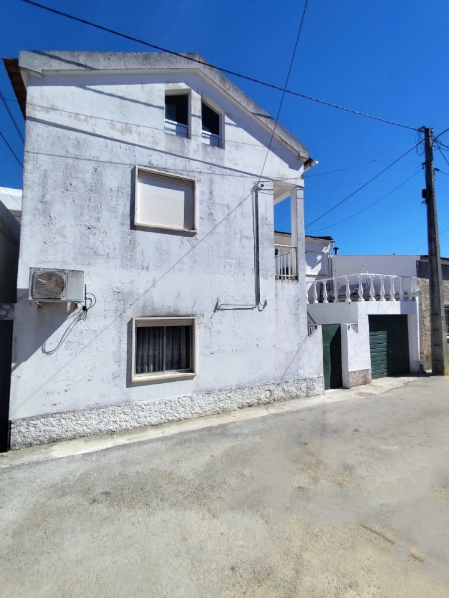 Moradia T3 para Venda em Vale do Paraiso Foto 1