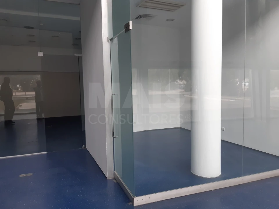 Prédio para Arrendamento em Parque das Nações Foto 6