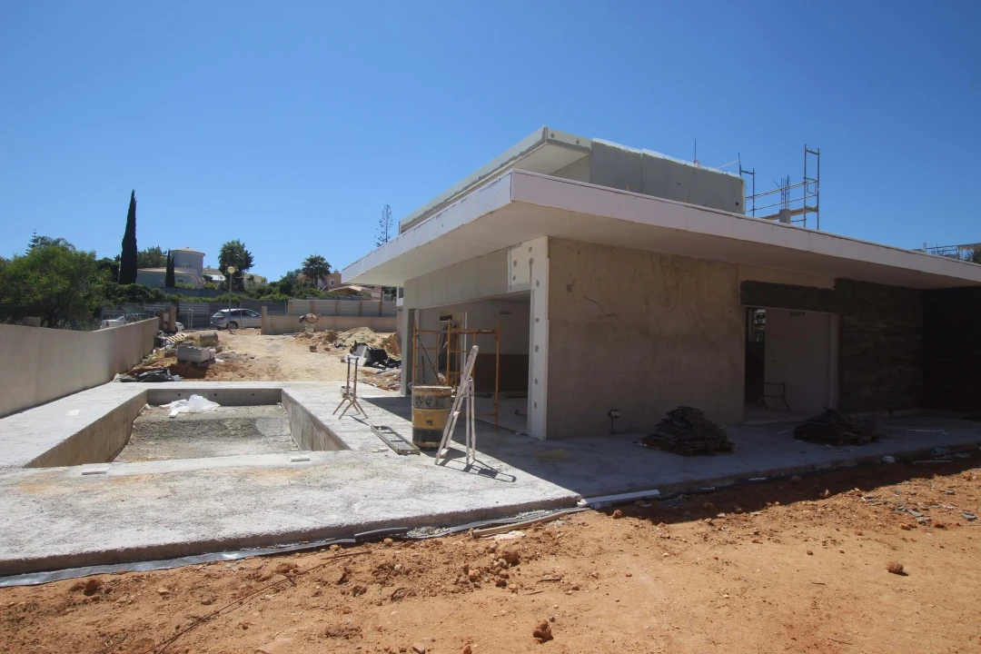 Moradia T4 para Venda em Lagoa e Carvoeiro Foto 1
