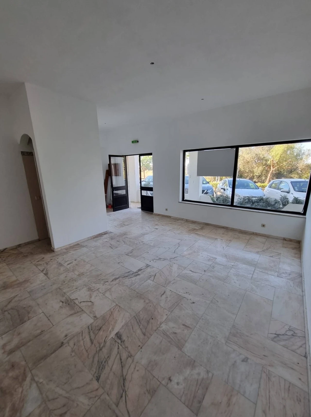 Negócio para Venda em Porches Foto 4