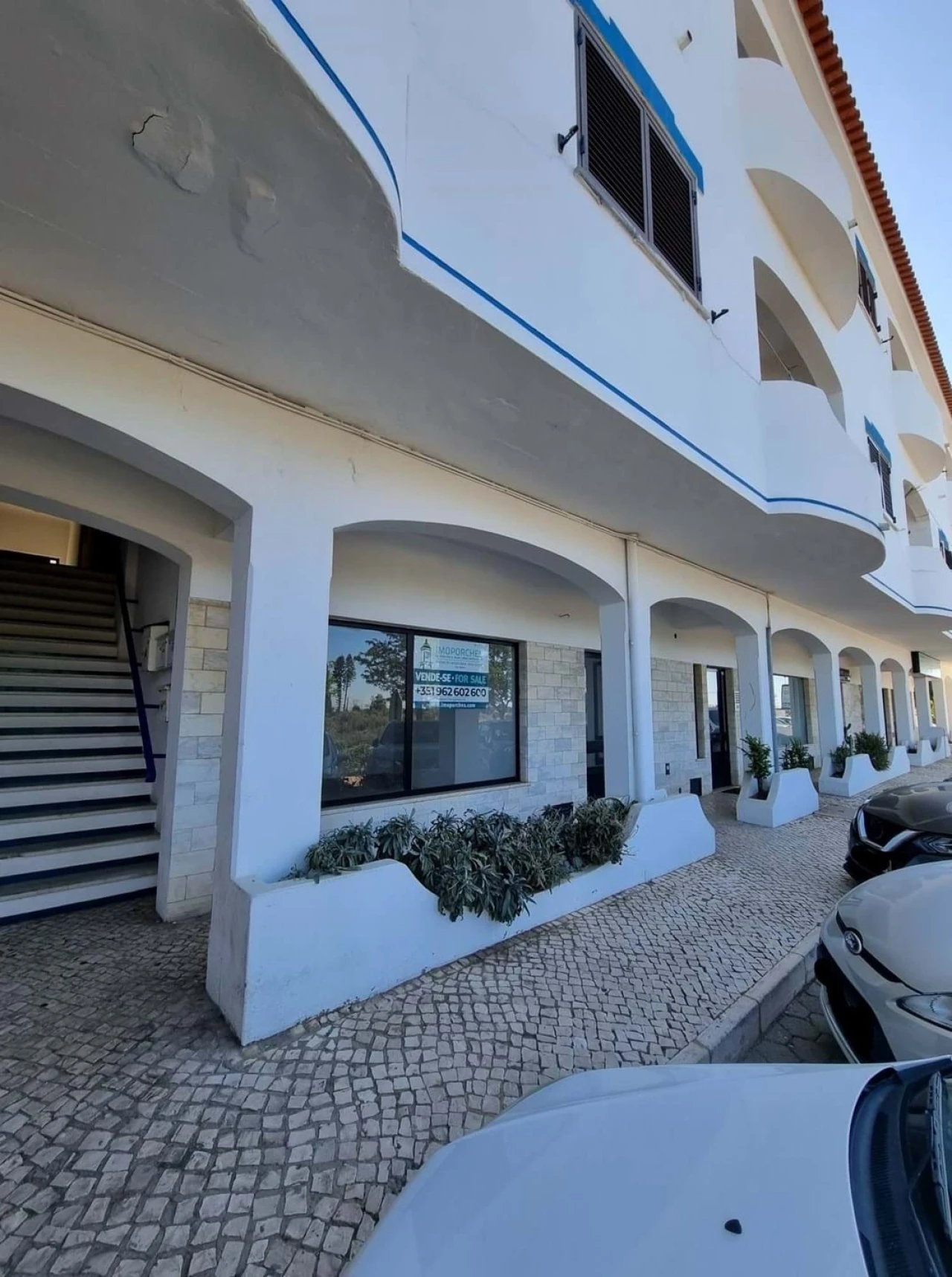 Negócio para Venda em Porches Foto 1