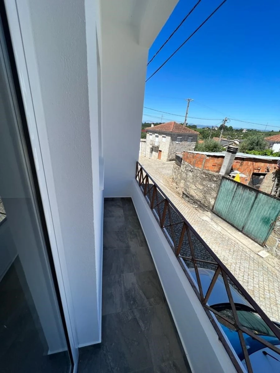Moradia T2 para Venda em Vilar Seco Foto 10