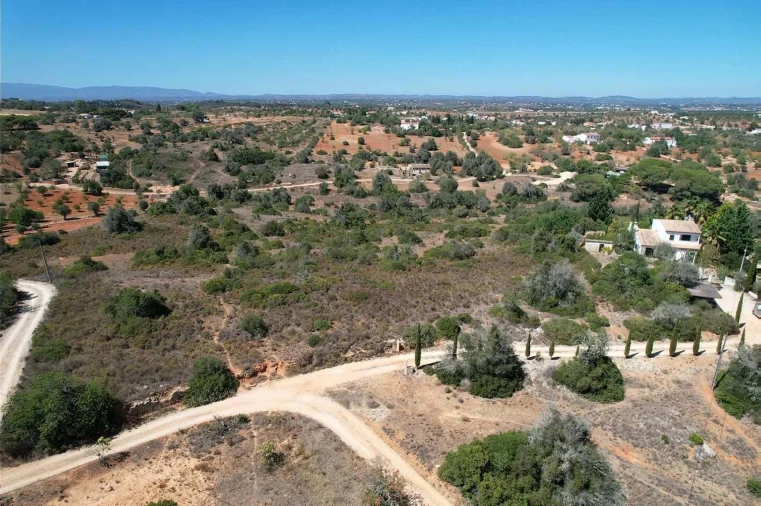 Terreno para Venda em Armação de Pera Foto 9