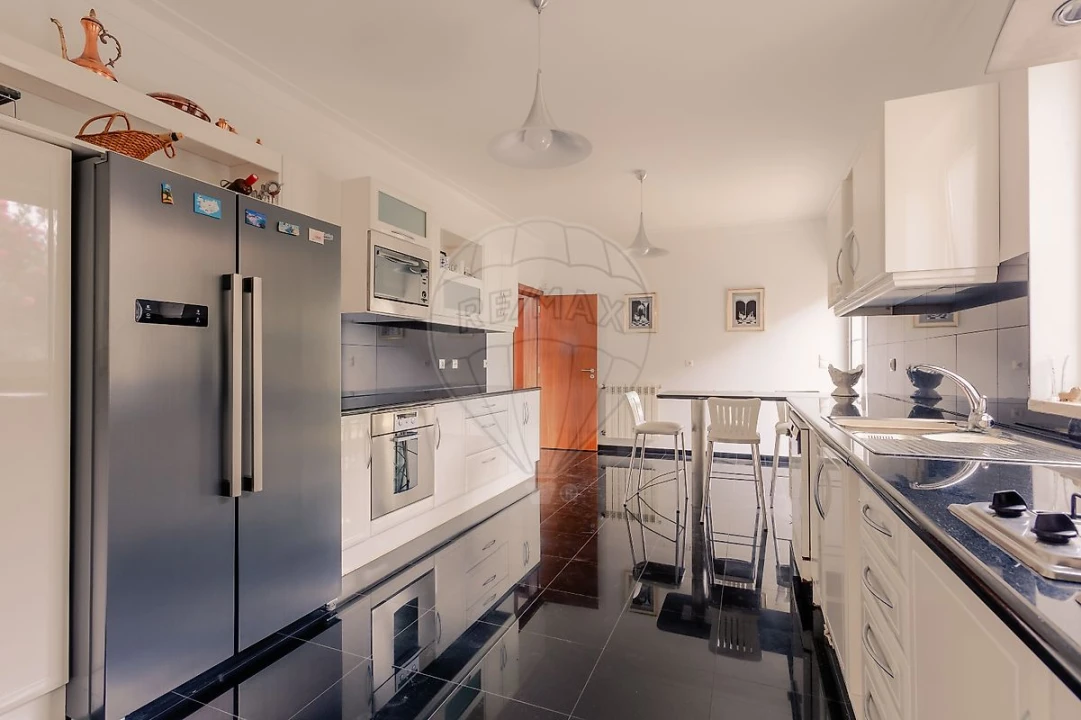 Moradia T5 para Venda em Charneca de Caparica e Sobreda Foto 35