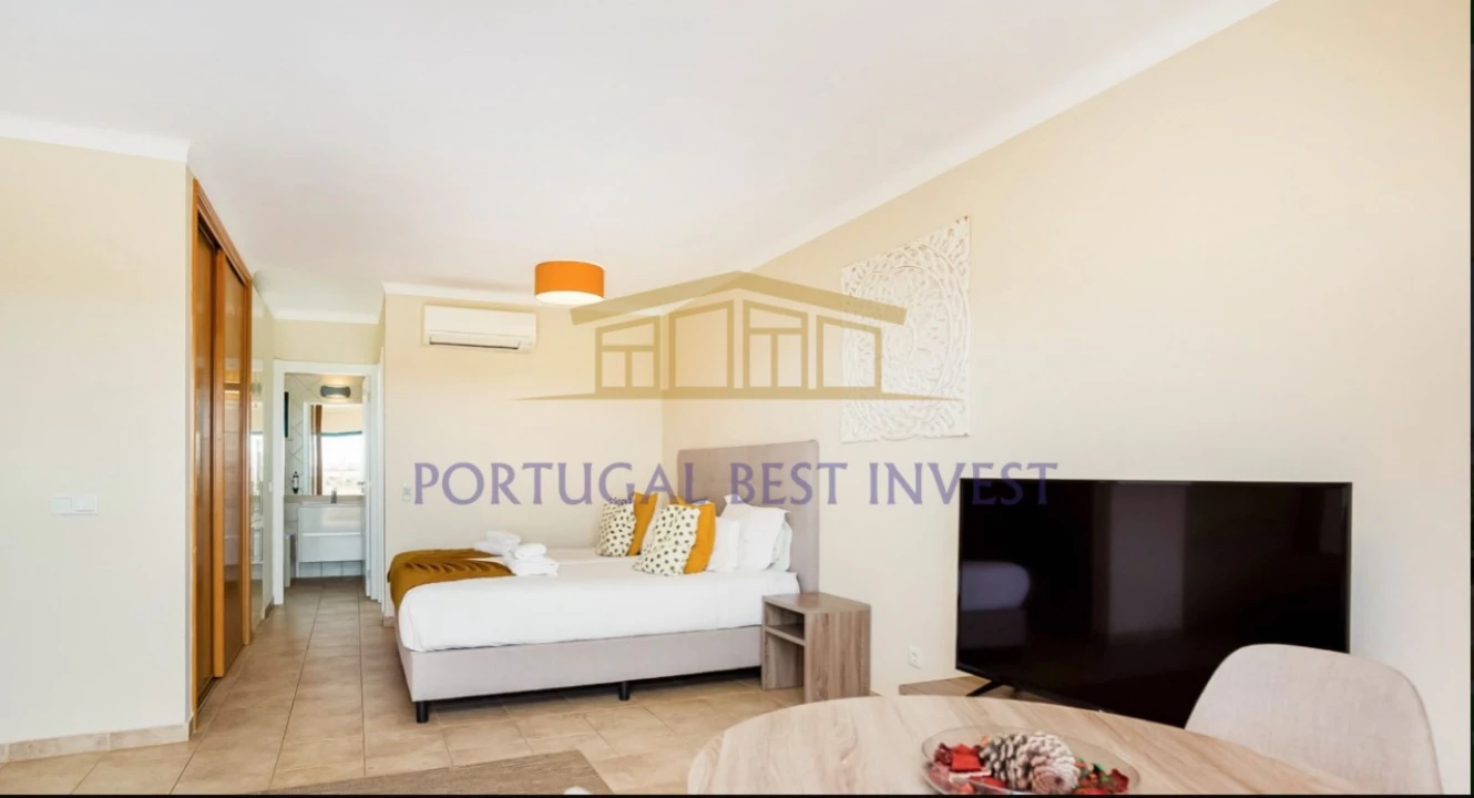 Apartamento para Venda em Estômbar e Parchal Foto 4
