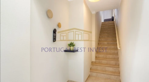 Apartamento para Venda em Estômbar e Parchal