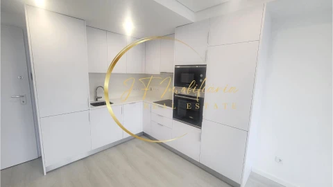 Apartamento T1 para Venda em Glória e Vera Cruz