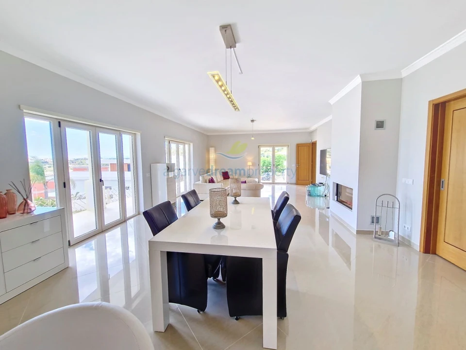 Moradia T4 para Venda em Albufeira e Olhos de Água Foto 10