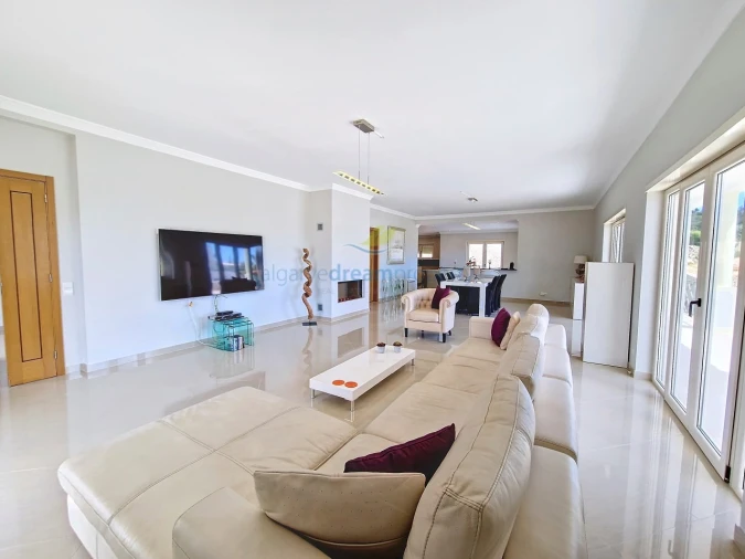 Moradia T4 para Venda em Albufeira e Olhos de Água Foto 7