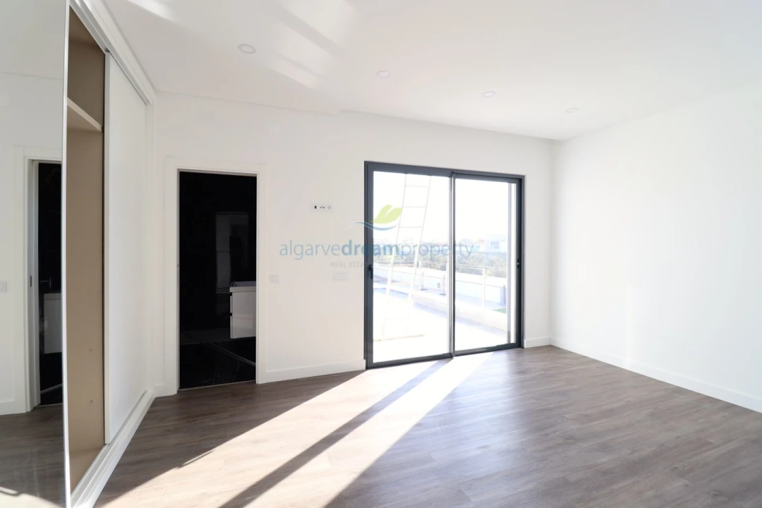 Moradia T3 para Venda em Albufeira e Olhos de Água Foto 26