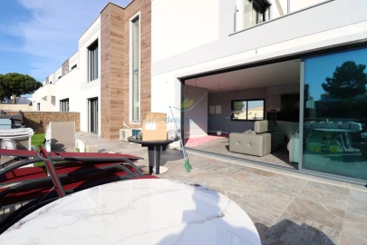 Moradia T3 para Venda em Albufeira e Olhos de Água