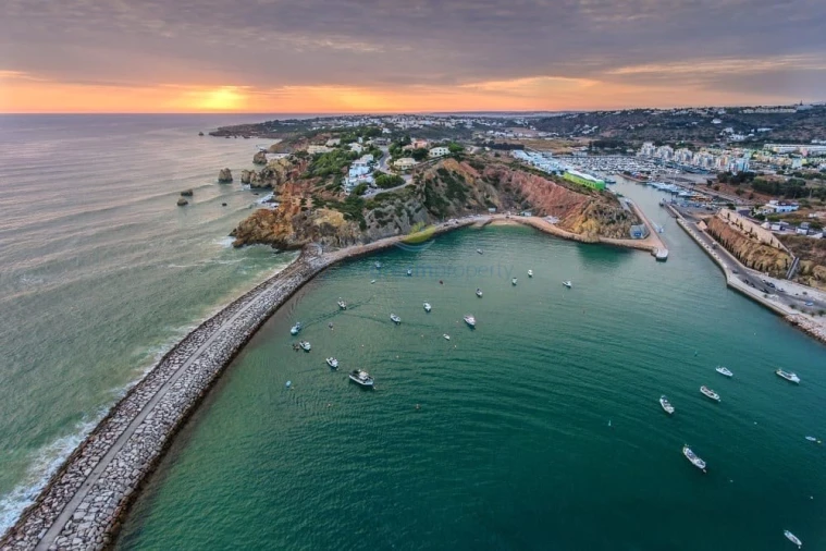Moradia T3 para Venda em Albufeira e Olhos de Água Foto 32