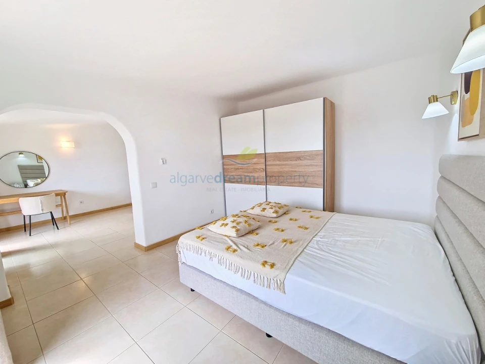 Moradia T4 para Venda em Albufeira e Olhos de Água Foto 11