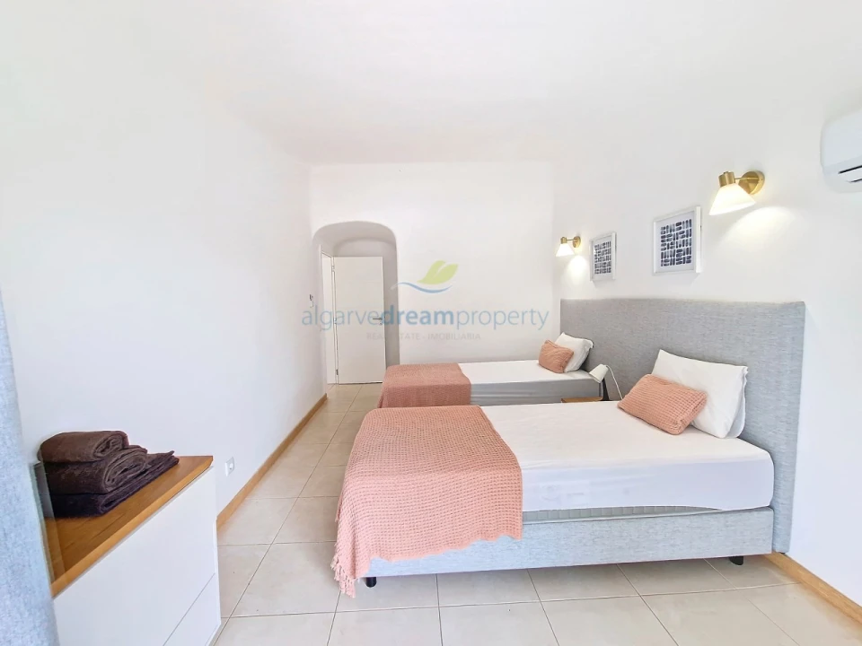 Moradia T4 para Venda em Albufeira e Olhos de Água Foto 17